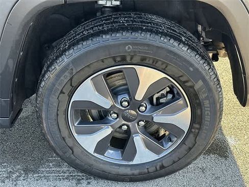 Used 2022 Jeep Grand Cherokee Limited 4xe image 5