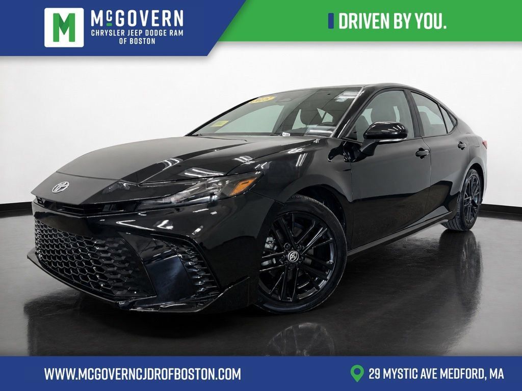 Used 2025 Toyota Camry SE FWD image 1