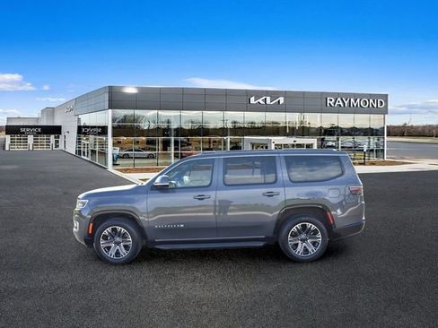 Used 2022 Jeep Wagoneer Series III AWD/4WD image 8