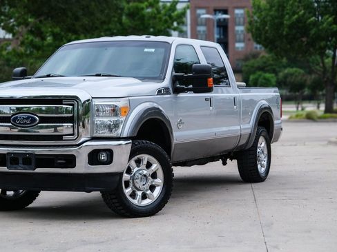 Used 2013 Ford F250 Lariat w/ Lariat Interior Pkg AWD/4WD image 9