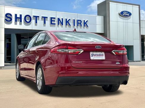 Used 2020 Ford Fusion SE FWD image 6