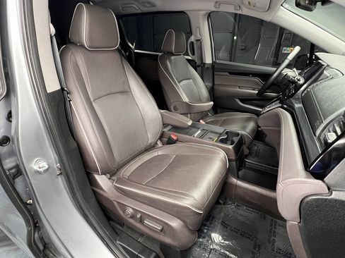 Used 2023 Honda Odyssey Elite image 4