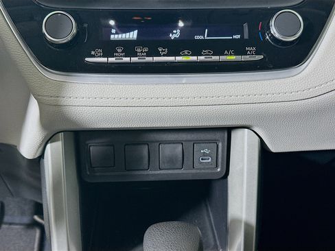 Used 2025 Toyota Corolla Cross L FWD image 22