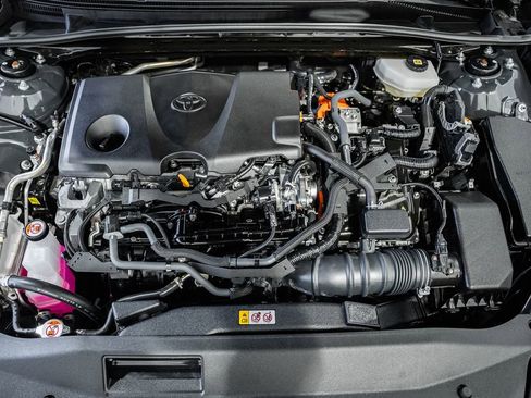 Used 2025 Toyota Camry LE image 16