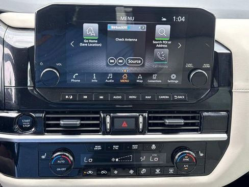 Used 2025 Nissan Pathfinder SL AWD/4WD image 32