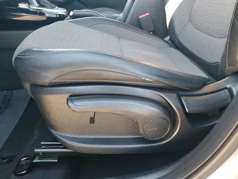 Used 2022 Kia Seltos S image 15