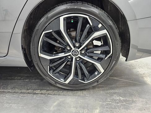 Used 2024 Nissan Altima 2.5 SR FWD image 9