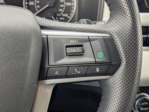 Used 2025 Mitsubishi Outlander SE AWD/4WD image 18