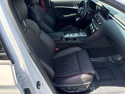 Used 2023 Genesis G70 2.0T w/ Sport Prestige Package RWD image 12