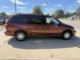 Used 2007 Chrysler Town & Country Touring image 4