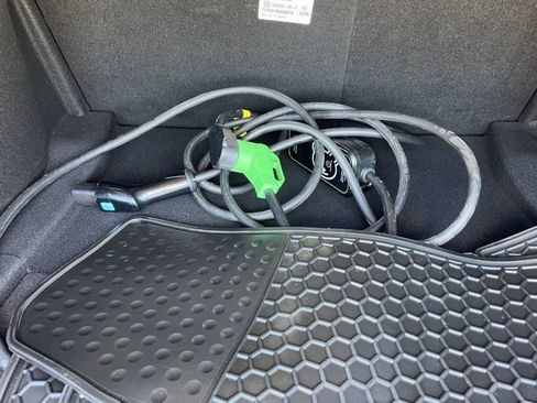 Used 2023 Tesla Model 3 Standard Range image 14