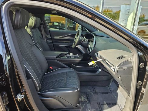 New 2027 Cadillac Lyriq Signature Sport w/ Nappa Leather Package AWD/4WD image 11