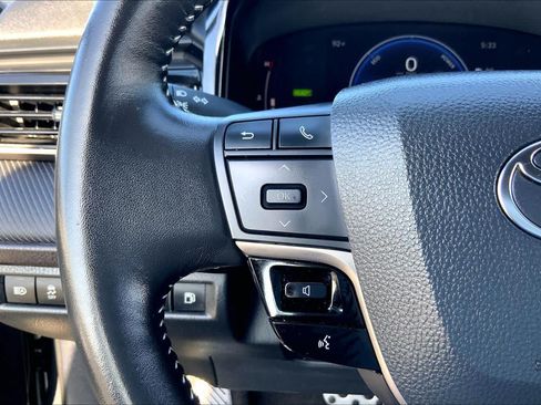 Used 2025 Toyota Camry SE FWD image 23