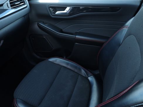 Used 2024 Ford Escape ST-Line image 12