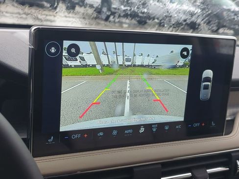 New 2026 Lincoln Corsair Premiere image 20