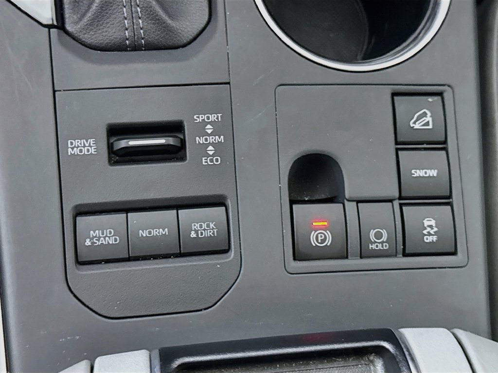 Used 2025 Toyota Highlander XLE AWD/4WD image 12