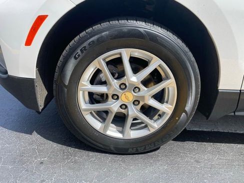 Used 2023 Chevrolet Equinox LT image 12