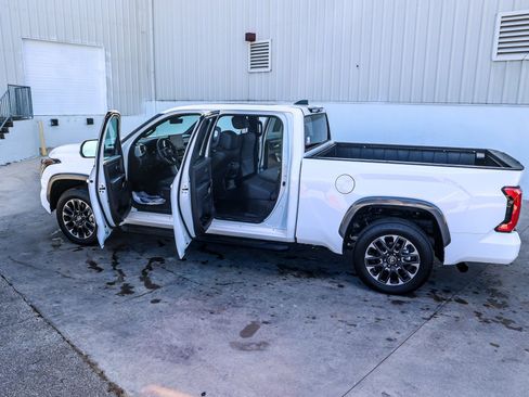 Used 2025 Toyota Tundra Limited image 12