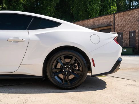 Used 2024 Ford Mustang GT RWD image 5