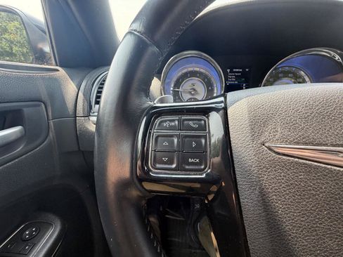 Used 2014 Chrysler 300 S AWD/4WD image 17