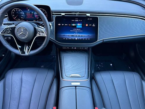 Used 2025 Mercedes-Benz E 350 Sedan image 17