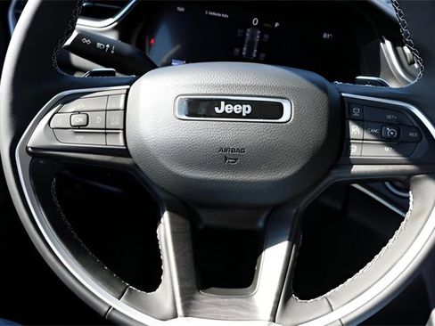 New 2025 Jeep Grand Cherokee Limited w/ Black Appearance Package image 21