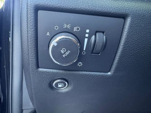 Used 2015 Jeep Grand Cherokee Overland w/ Advanced Technology Group AWD/4WD image 26