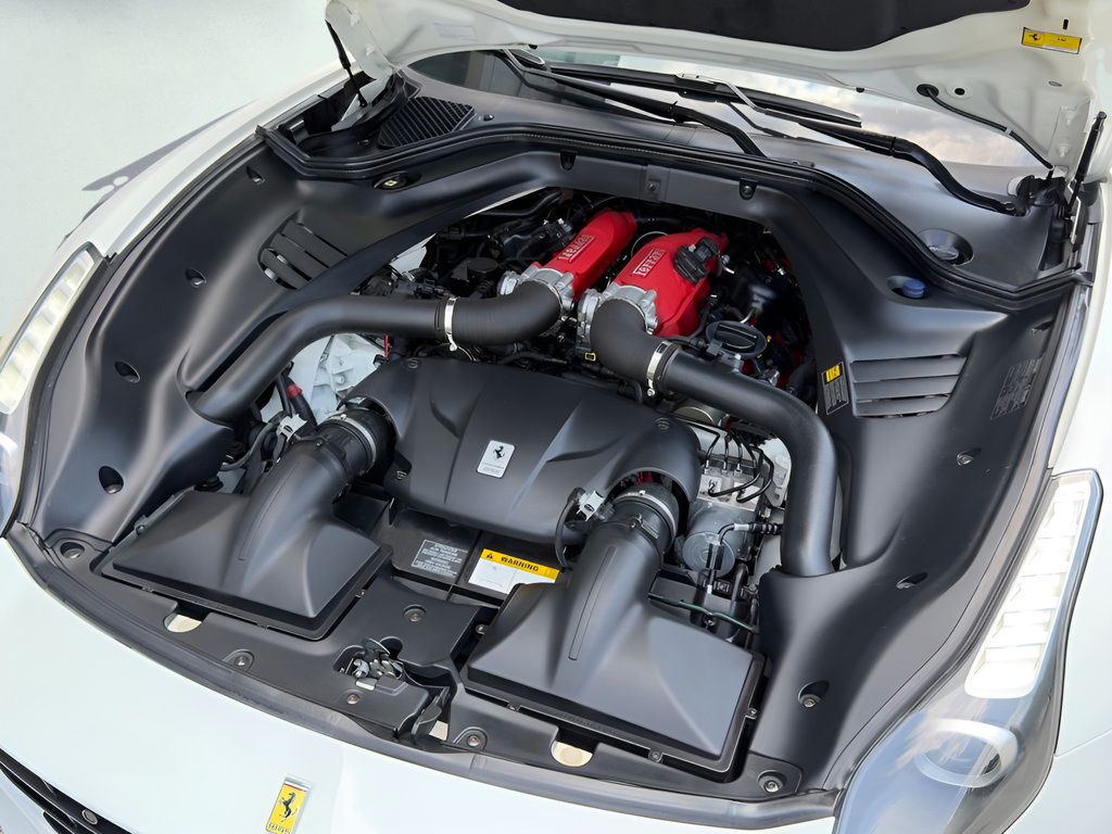 Used 2015 Ferrari California T RWD image 2