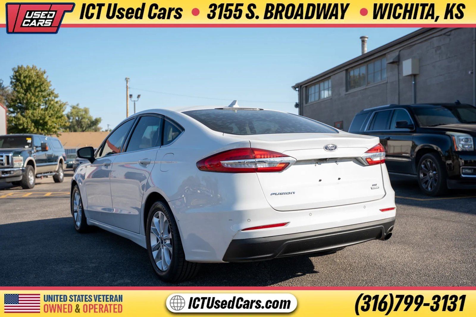 Used 2019 Ford Fusion SE FWD image 3