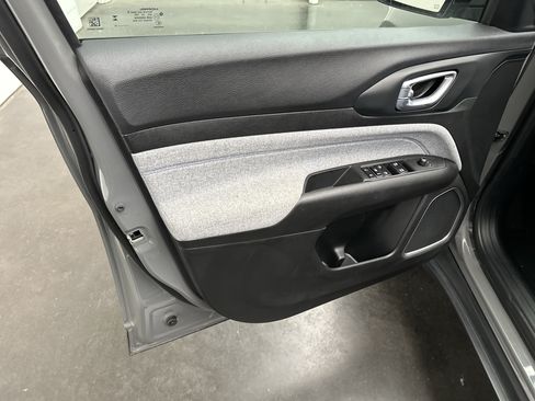 Used 2023 Jeep Compass Latitude AWD/4WD image 18