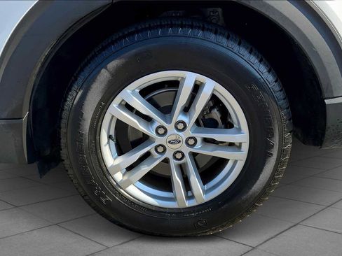 Used 2020 Ford Explorer XLT RWD image 10