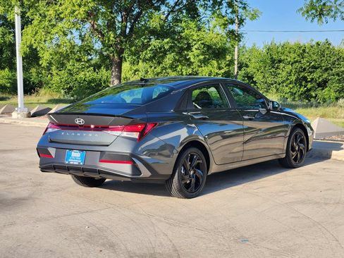 Used 2026 Hyundai Elantra Sport FWD image 5