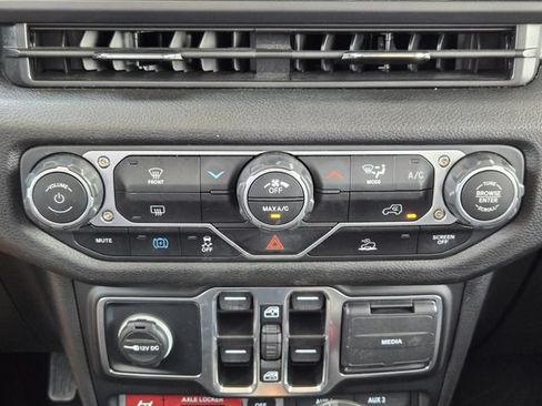 Used 2025 Jeep Wrangler Unlimited Sport S 4xe AWD/4WD image 24