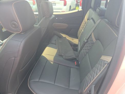 Used 2026 GMC Canyon Denali AWD/4WD image 11