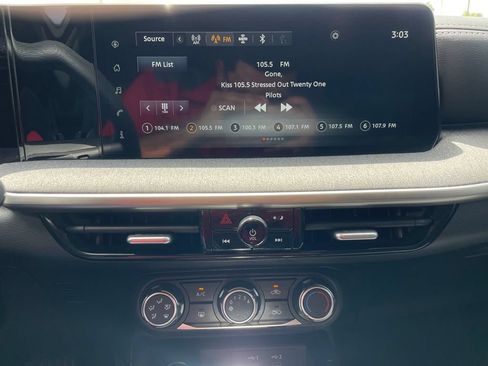 Certified 2025 Nissan Kicks SV AWD/4WD image 14