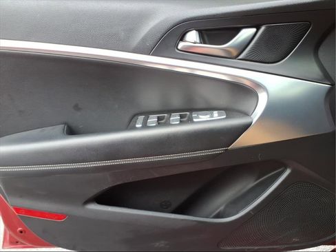 Used 2022 Genesis G70 2.0T image 16