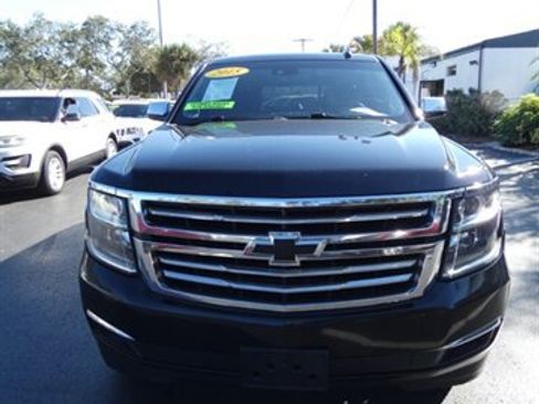Used 2015 Chevrolet Suburban LTZ image 4