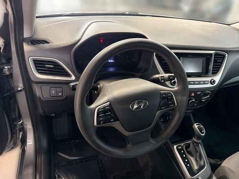 Used 2022 Hyundai Accent SE FWD image 12