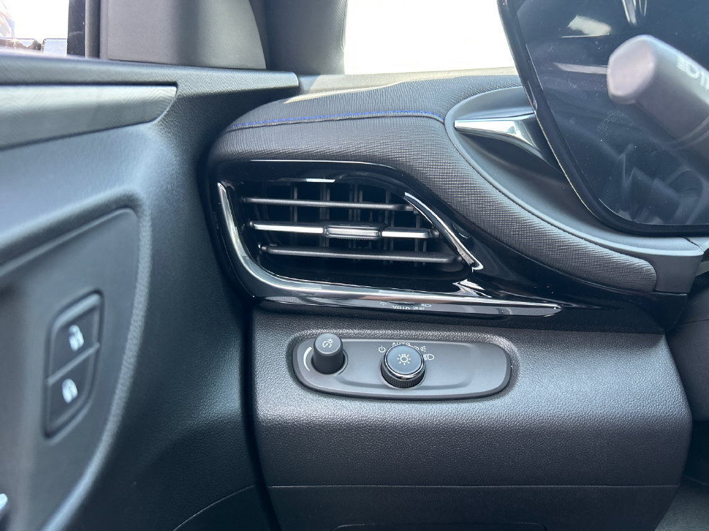 New 2026 Buick Envista Sport Touring w/ Convenience I Package FWD image 20