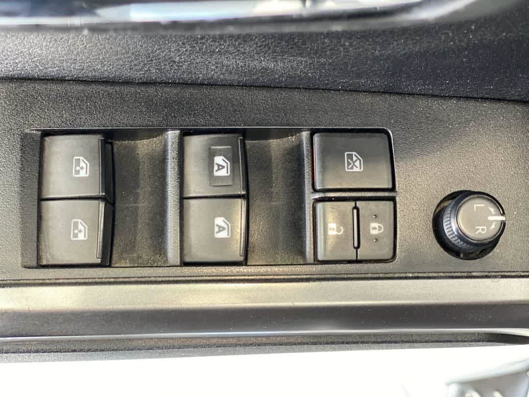 Used 2021 Toyota Tacoma Limited AWD/4WD image 16