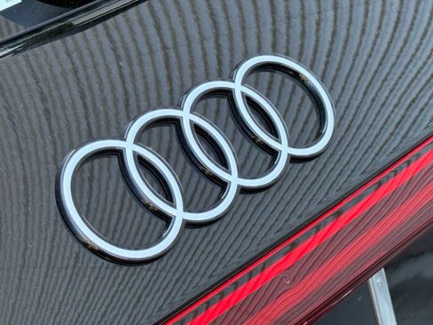 Used 2025 Audi Q5 Premium w/ Convenience Package AWD/4WD image 62