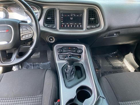 Used 2022 Dodge Challenger GT RWD image 11