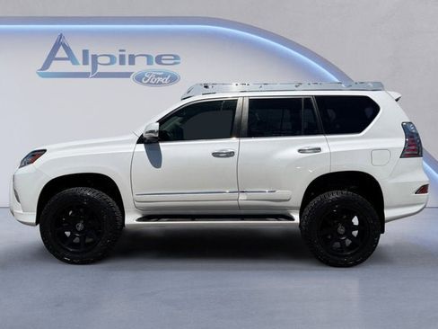 Used 2018 Lexus GX 460 w/ Preferred Accessory Package AWD/4WD image 2