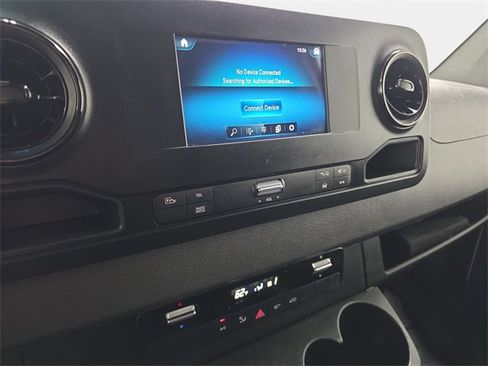 Used 2024 Mercedes-Benz Sprinter 2500 image 17