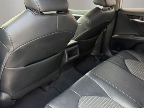 Used 2021 Toyota Camry SE FWD image 17