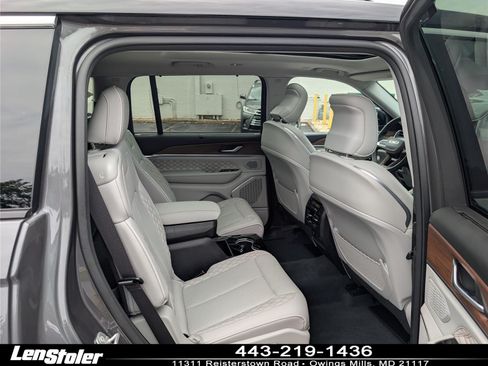 Used 2023 Jeep Grand Cherokee L Summit w/ Advanced Protech Group IV AWD/4WD image 12