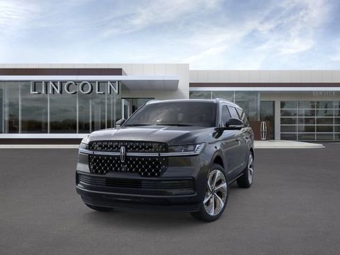 New 2026 Lincoln Navigator Black Label AWD/4WD image 2
