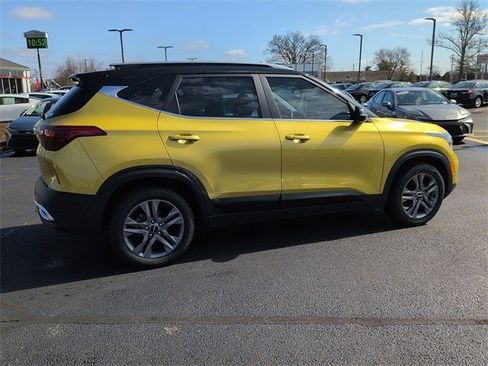 Used 2023 Kia Seltos S image 7