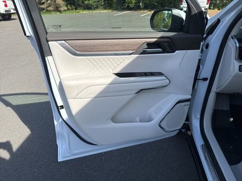 New 2026 GMC Acadia Denali w/ Super Cruise Package image 22