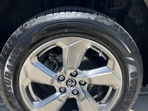 Used 2019 Toyota RAV4 Limited AWD/4WD image 23